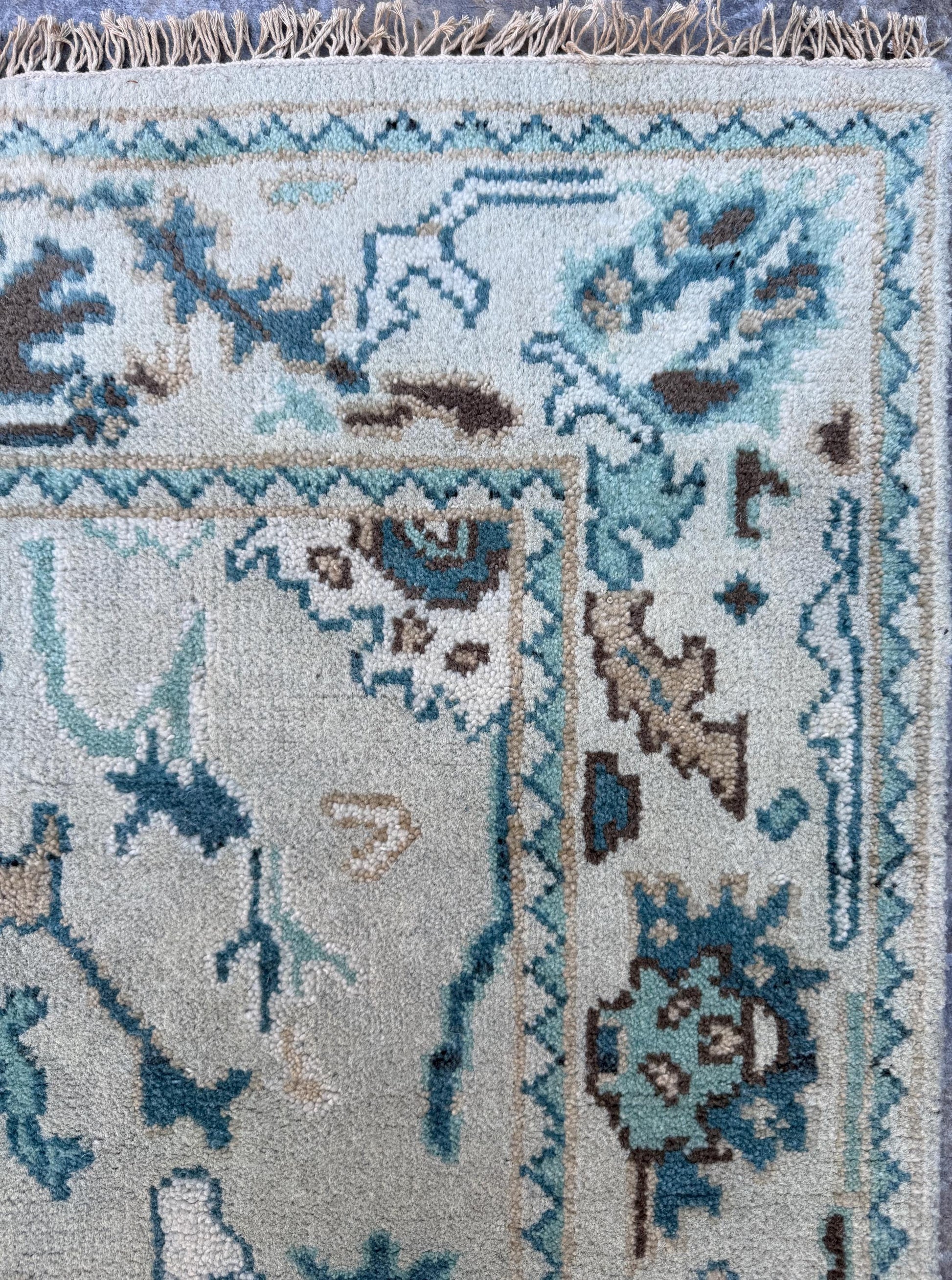 4x6 ft Hand Knotted Wool Oushak Rug: Modern Bohemian Carpet
