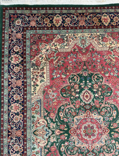 9x6 ft Vintage 1970s Tabriz Rug: Hand-Knotted Silk & Wool Oriental Carpet