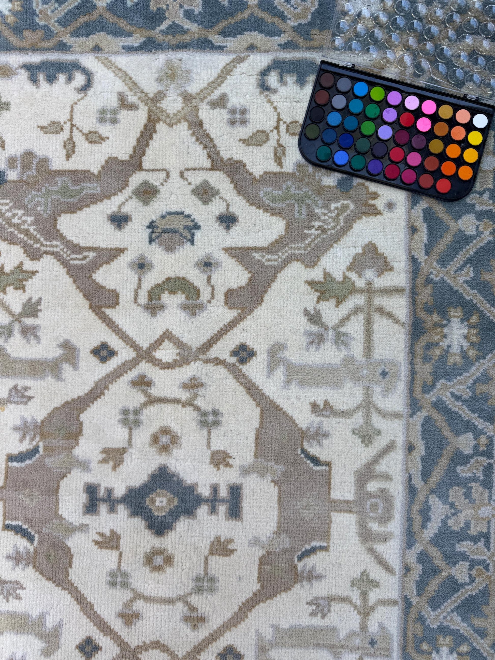 4x6 ft Handmade Oushak Wool Rug: Modern Bohemian Decor