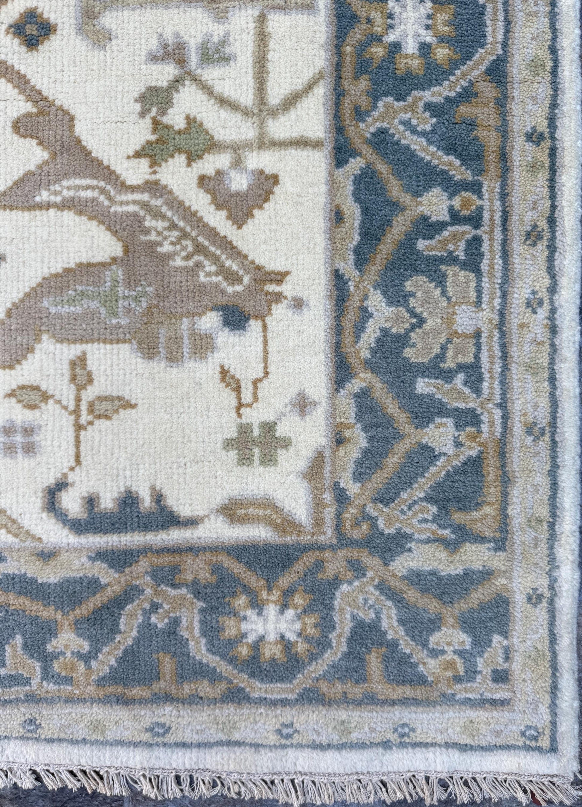 4x6 ft Handmade Oushak Wool Rug: Modern Bohemian Decor
