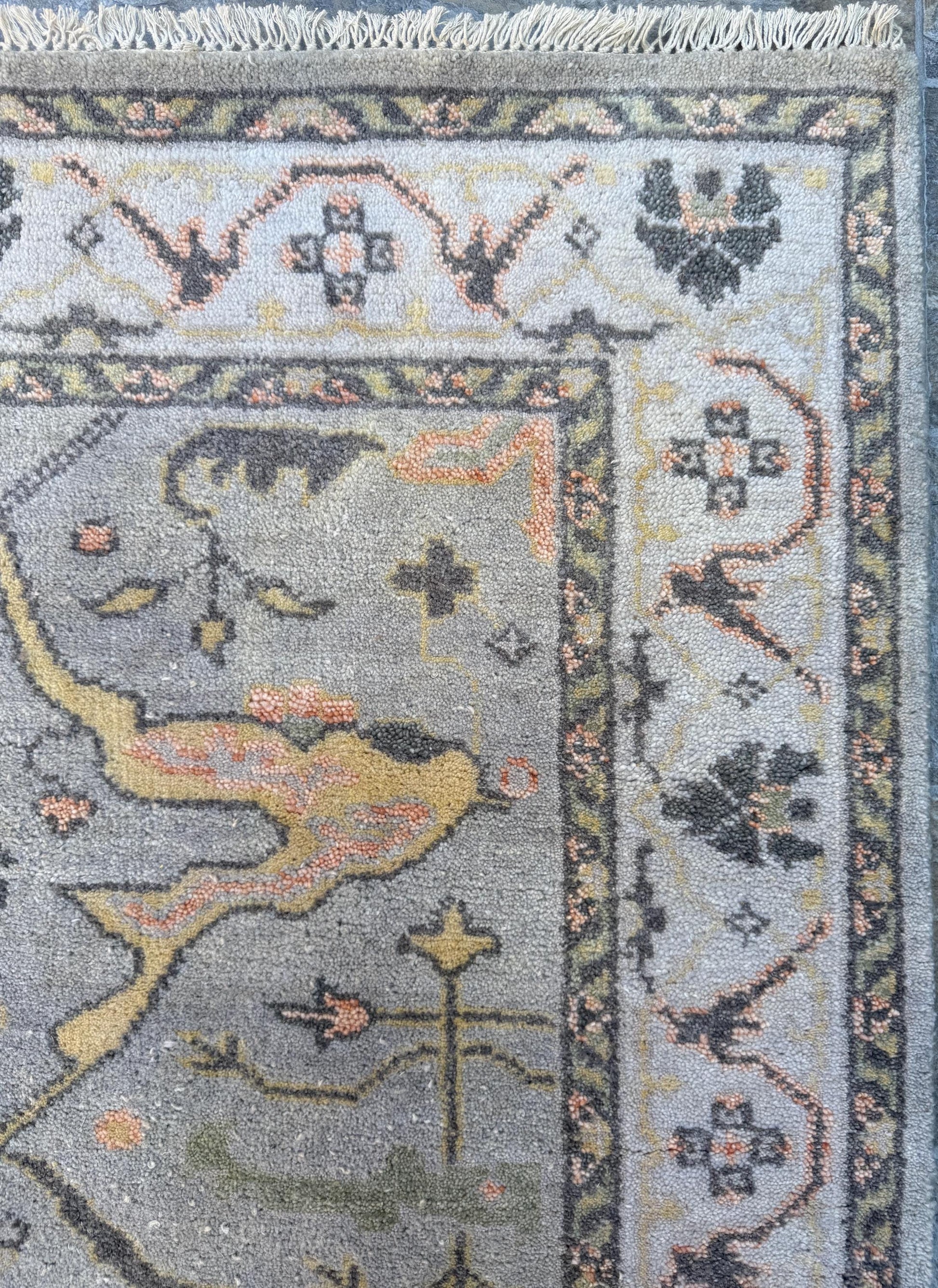 4x6 ft Hand-Knotted Oushak Rug: Bohemian Wool Area Carpet