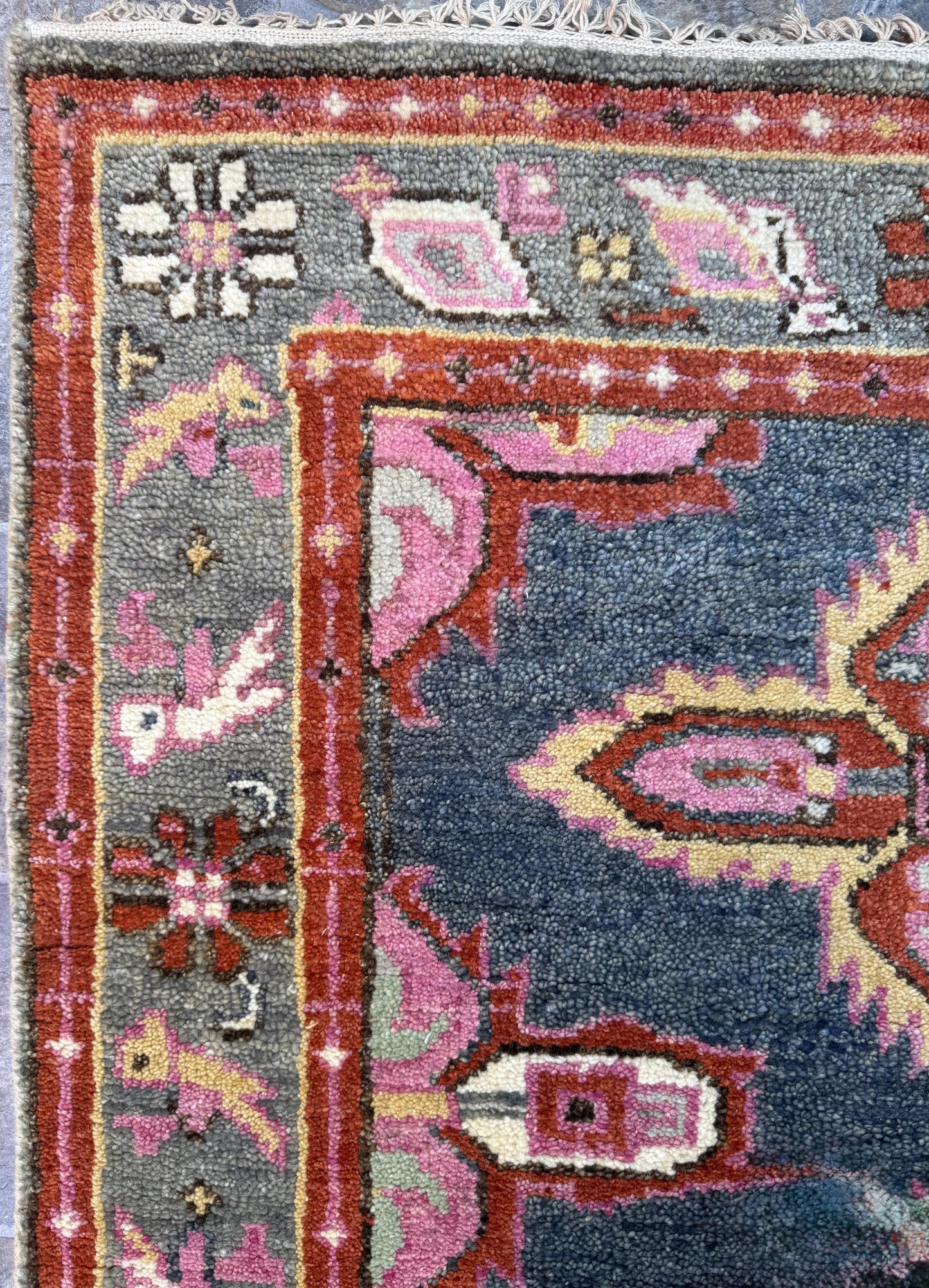 4.2x6 ft Hand-Knotted Heriz Wool Rug: Vibrant Serapi Style