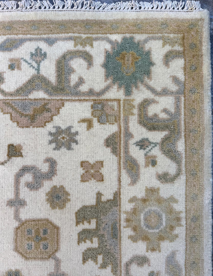 4x6 ft Handmade Ushak Rug: Modern Bohemian Wool Carpet