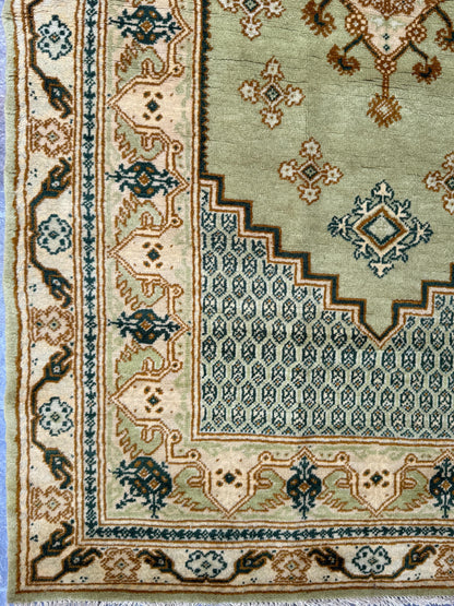 5x3 ft Vintage 1960s Hamadan Wool Rug: Hand-Knotted Bohemian Accent