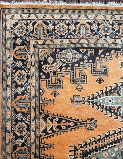 9x12 ft Heriz Wool Rug: Hand Knotted Bold Living Room Carpet