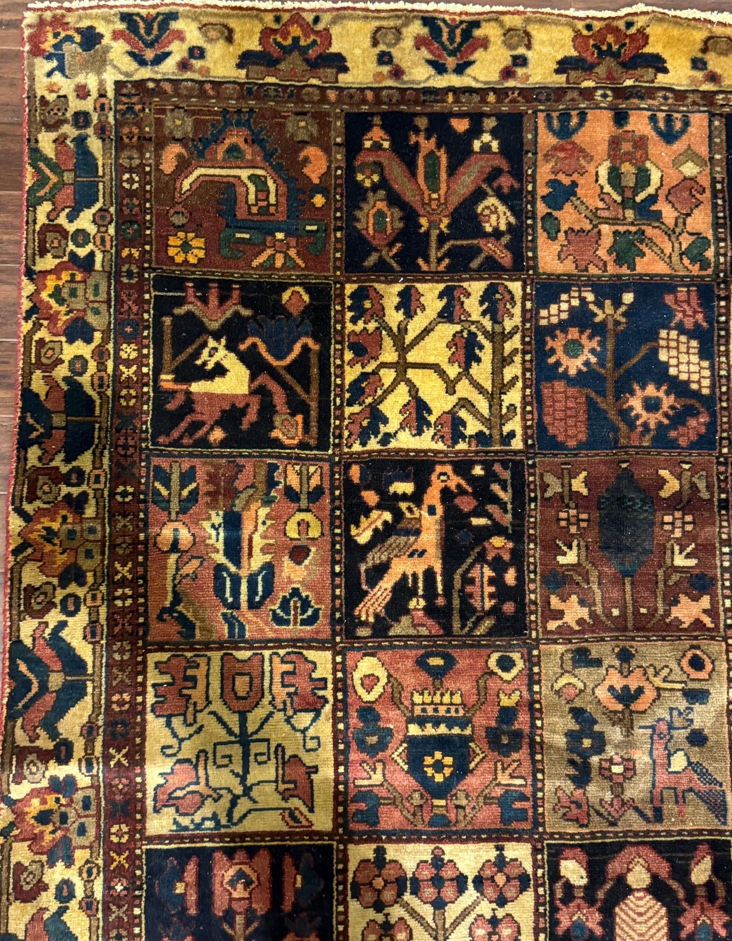 5x9 ft 1940s Bakhtiari Hand-Knotted Wool Rug Vintage Anatolian Geometric Carpet