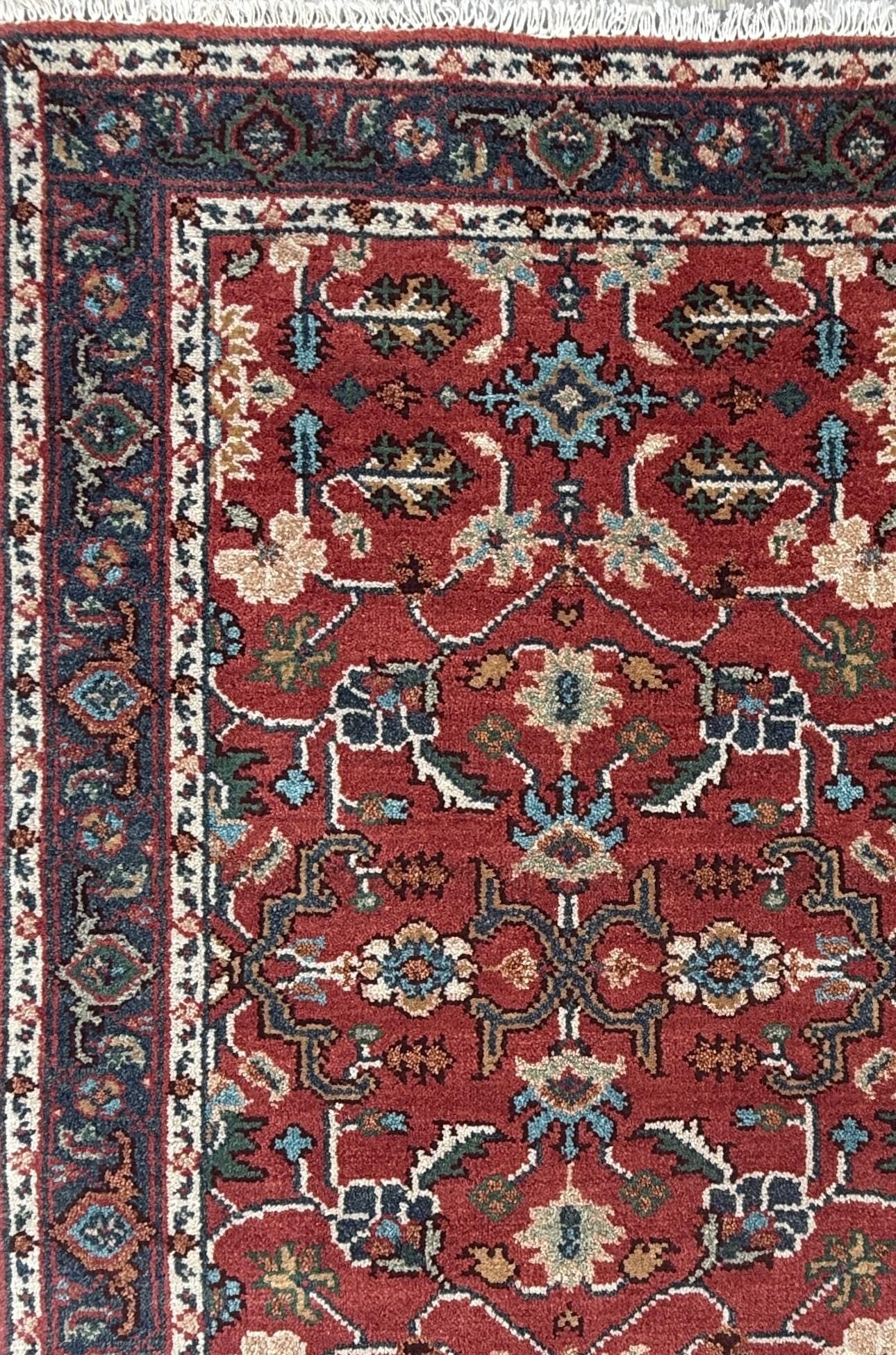 3x5 ft Hand Knotted Wool Heriz Rug: Modern Geometric Area Carpet