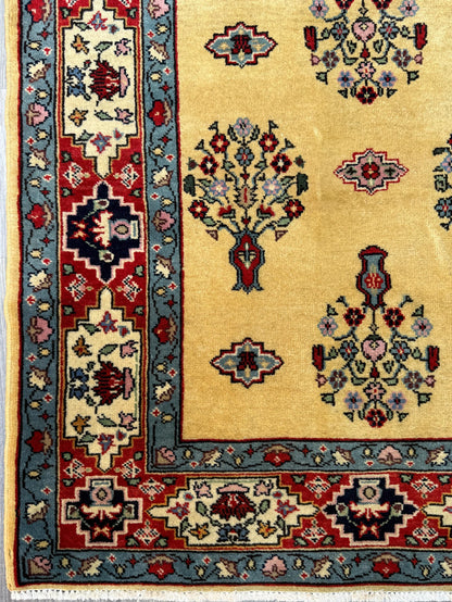 8x5 ft Vintage 1960s Pashmin Koum Rug: Hand-Knotted Oriental Wool Carpet