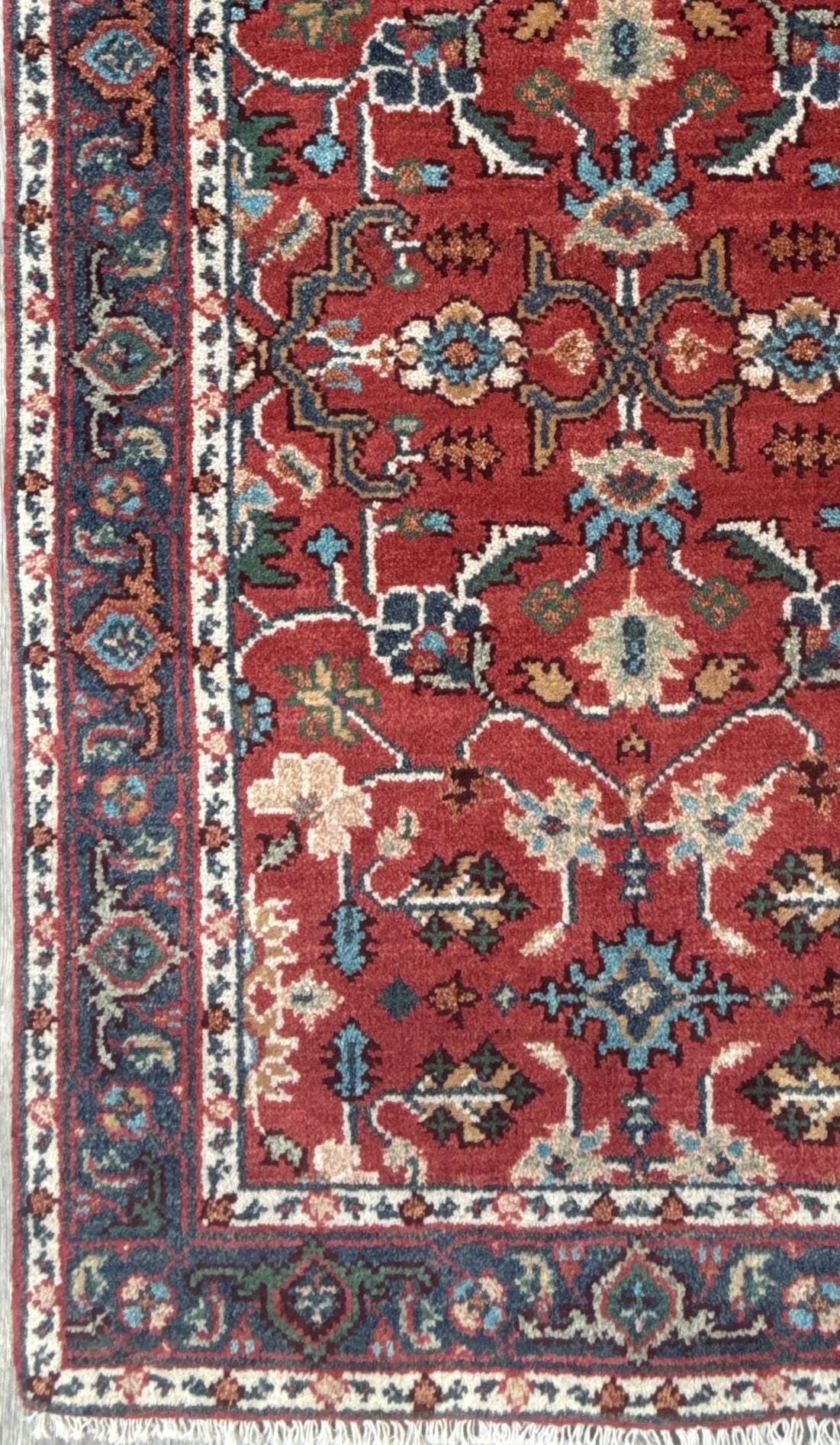 3x5 ft Hand Knotted Wool Heriz Rug: Modern Geometric Area Carpet