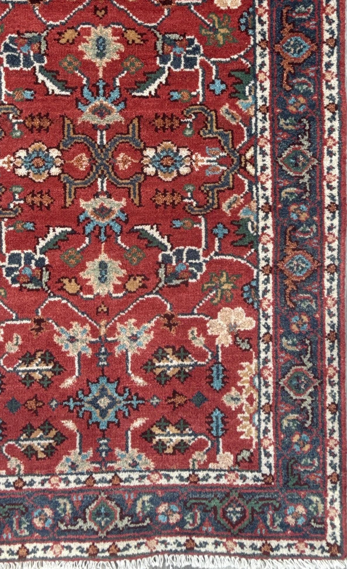 3x5 ft Hand Knotted Wool Heriz Rug: Modern Geometric Area Carpet