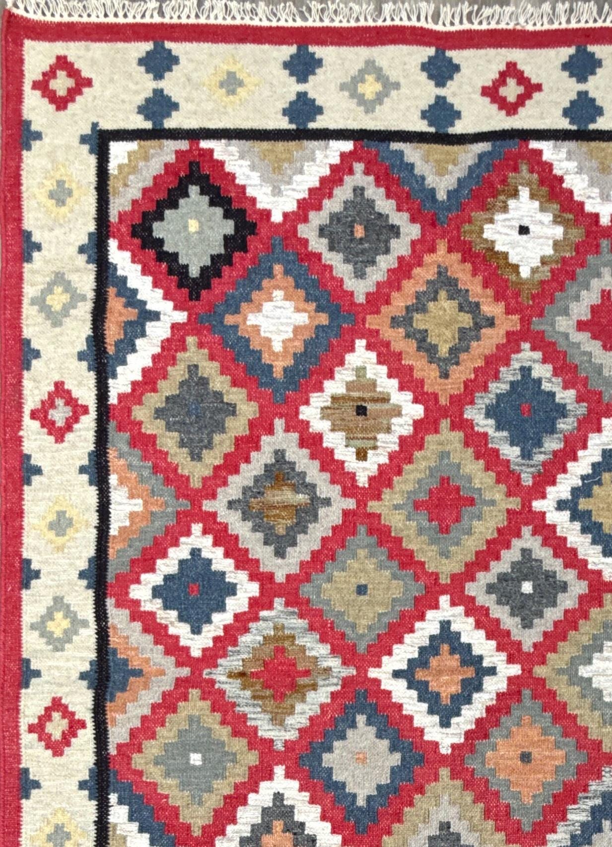 4x6 ft Hand Knotted Kilim Rug: Wool Geometric Flatweave