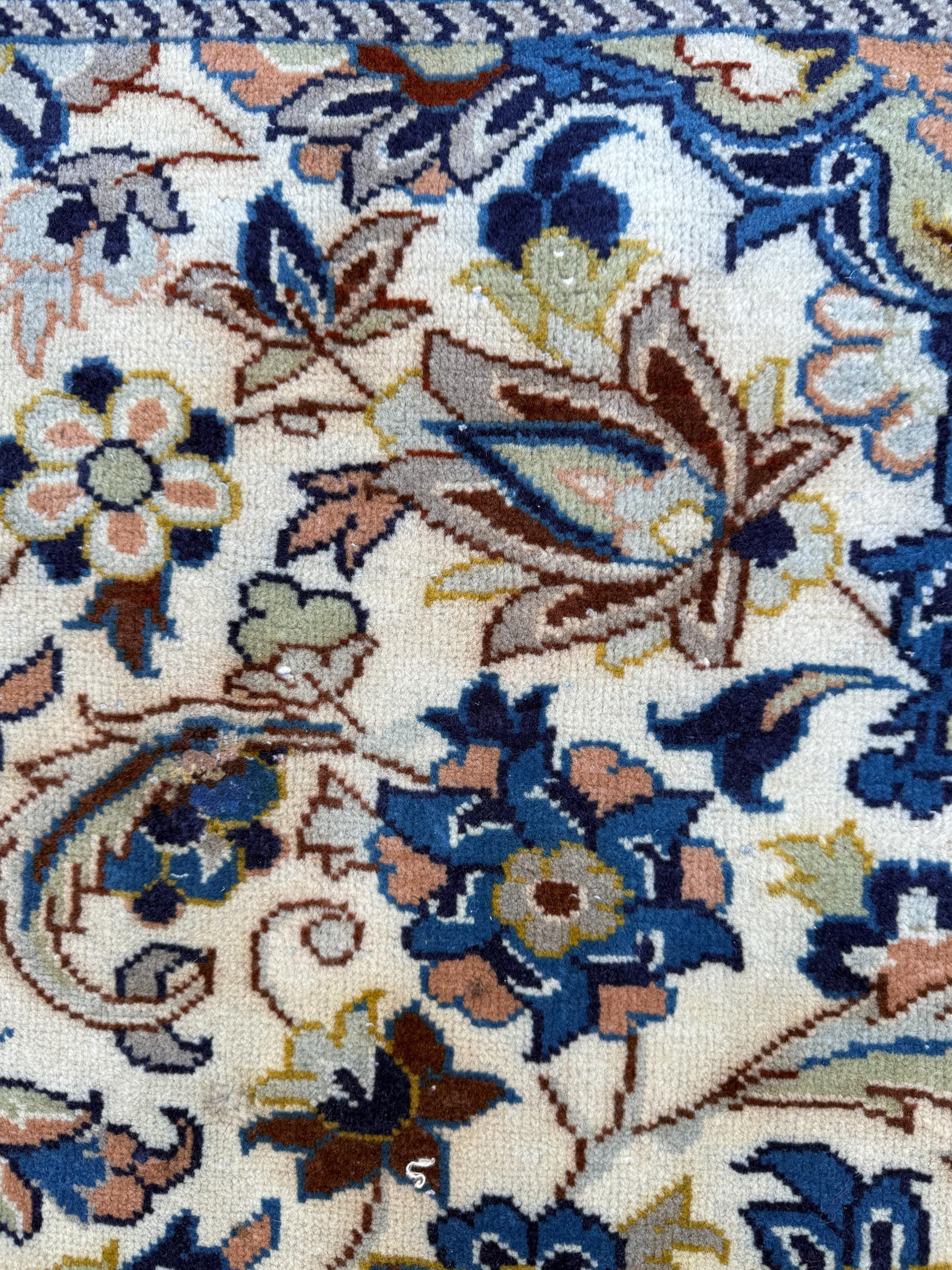 Turkish Beige Vintage Rug 6x10 ft Hand Knotted Wool Anatolian Traditional Area Rug 1970s Floral Medallion Carpet
