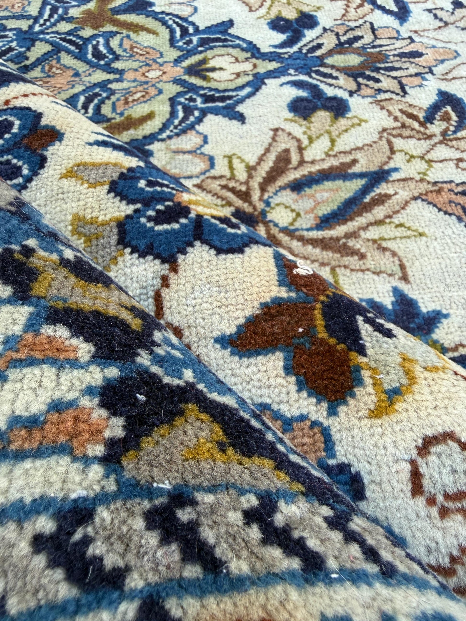 Turkish Beige Vintage Rug 6x10 ft Hand Knotted Wool Anatolian Traditional Area Rug 1970s Floral Medallion Carpet