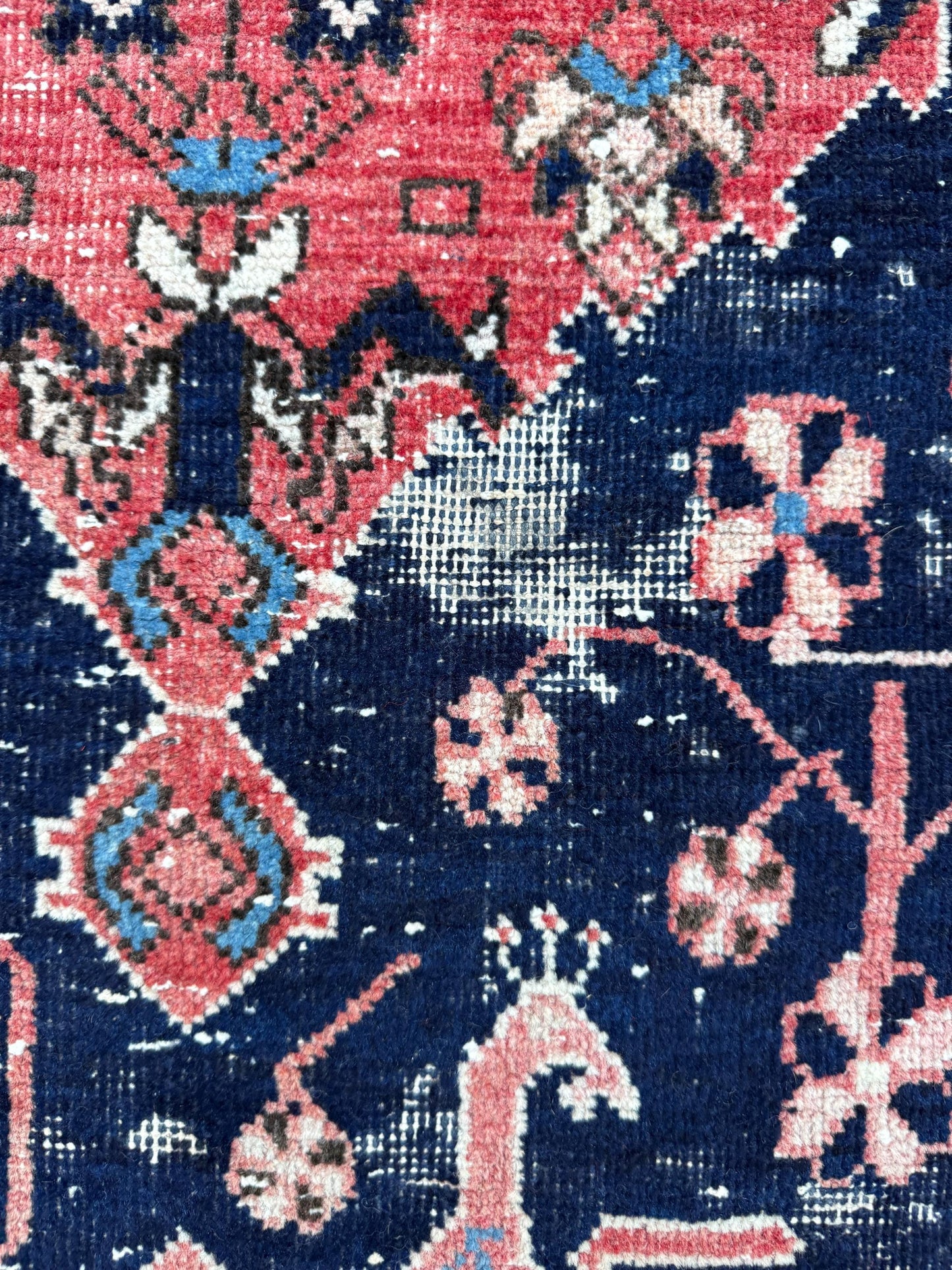 Vintage 4x5 ft – Distressed Wool Rug with Birds, Tribal Medallion, Navy Red Handmade Area Rug 1960s