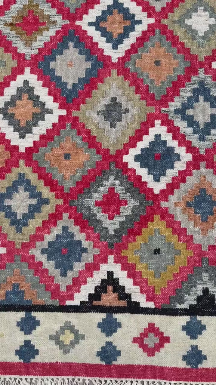 4x6 ft Handwoven Kilim Rug: Wool Geometric Flatweave