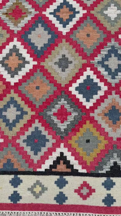 4x6 ft Handwoven Kilim Rug: Wool Geometric Flatweave