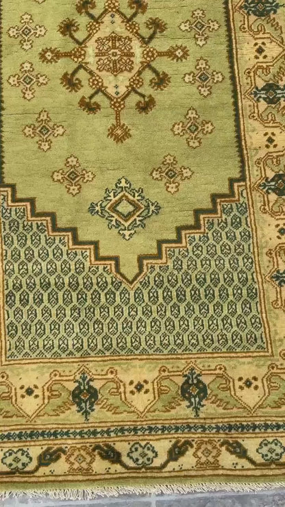 5x3 ft Vintage 1960s Hamadan Wool Rug: Hand-Knotted Bohemian Accent