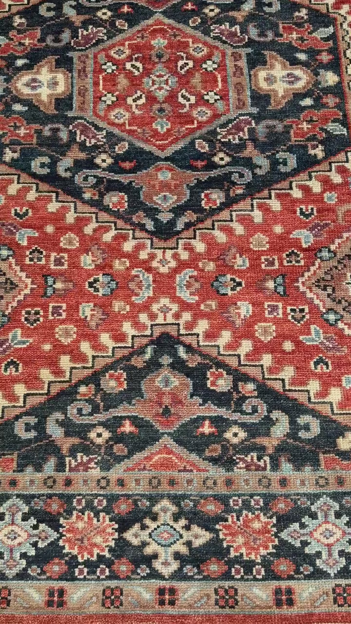 8x10 ft. Hand-Knotted Wool Heriz Rug: Geometric Carpet