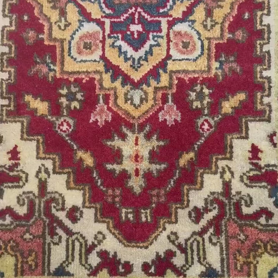 3x5 ft. Handmade Wool Turkish Heriz Rug: Vibrant Oriental Carpet