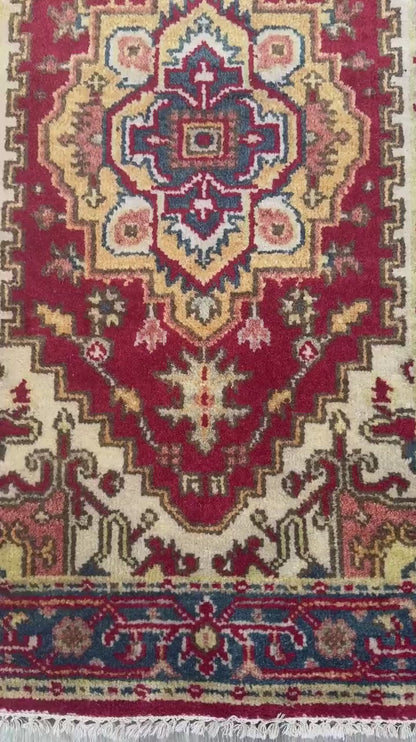 3x5 ft. Handmade Wool Turkish Heriz Rug: Vibrant Oriental Carpet