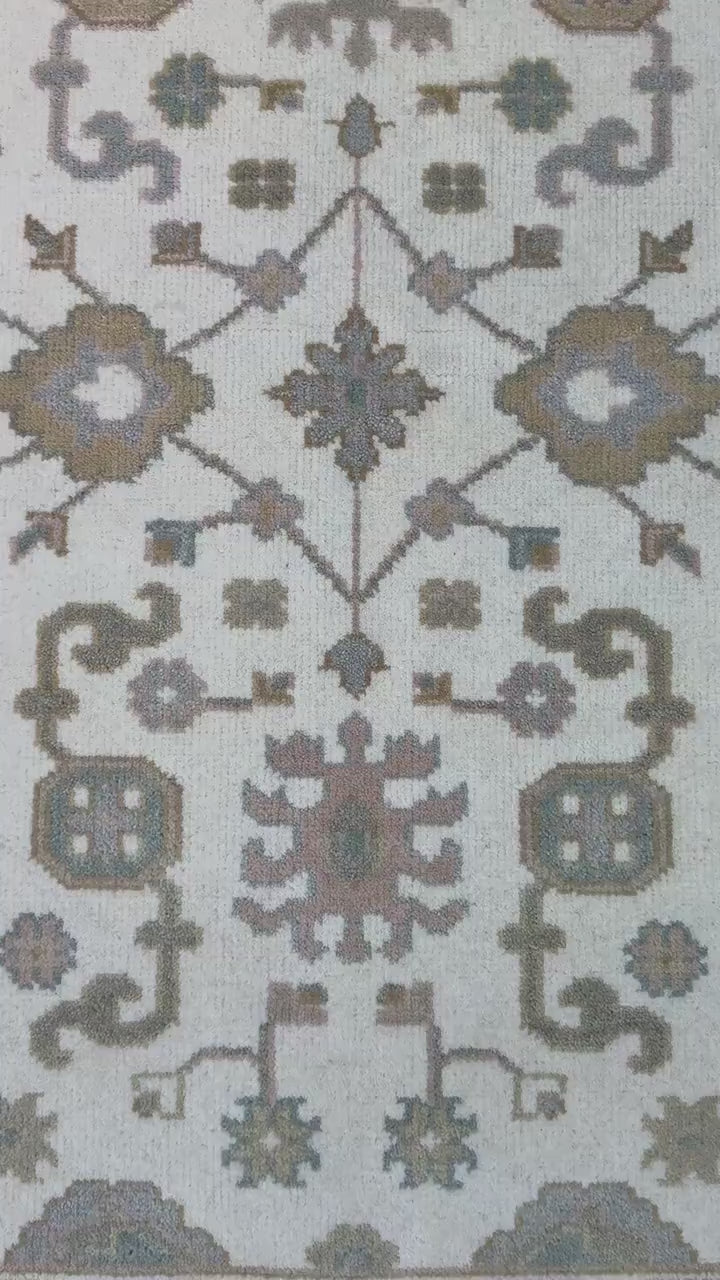 4x6 ft Handmade Ushak Rug: Modern Bohemian Wool Carpet