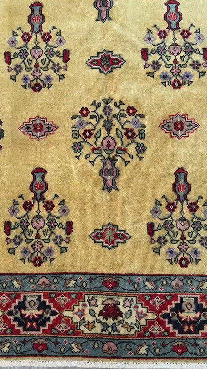 8x5 ft Vintage 1960s Pashmin Koum Rug: Hand-Knotted Oriental Wool Carpet